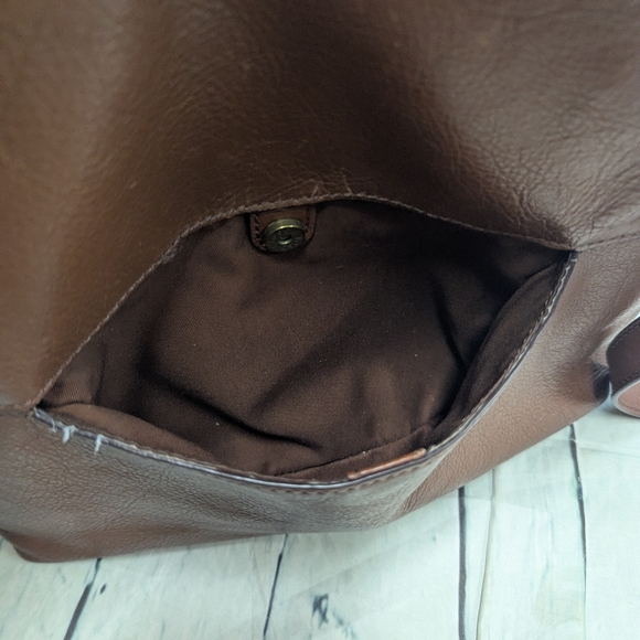 Fossil Leather Crossbody Purse - Picture 5 of 8